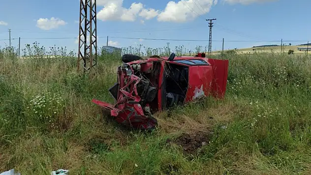Diyarbakır'da feci kaza: 1 ölü, 2 ağır yaralı
