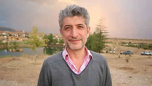 Dizi oyuncusu Rıza Sönmez Konya'da sanatçıların köyünde