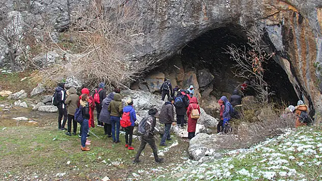 Doğa yürüyüşü etkinliğiyle mağaralar tanıtıldı
