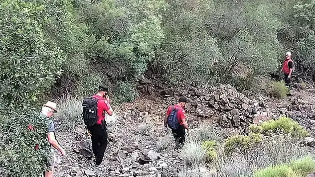 Doğa yürüyüşünde Alman turist ölü bulundu, eşini ekipler kurtardı
