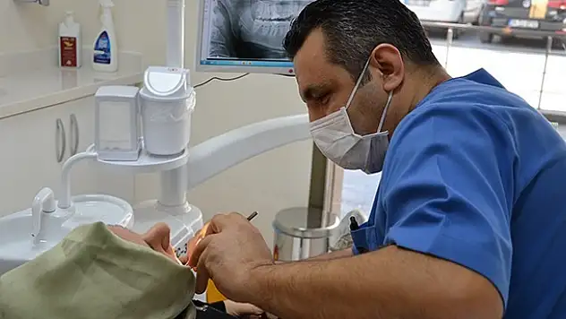 Doğal dişlere en iyi alternatif İmplant