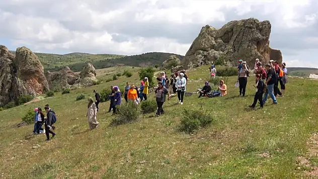 Doğal terapi, hem geziyorlar hem stres atıyorlar
