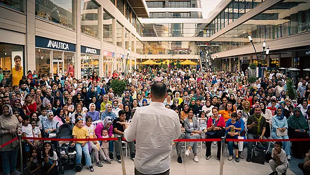 Doğancan Özadlı, Enntepe Alışveriş Merkezi'nde sevenleriyle buluştu