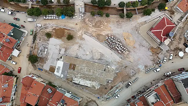 Doğanhisar'da meydan düzenleme projesinde çalışmalar sürüyor