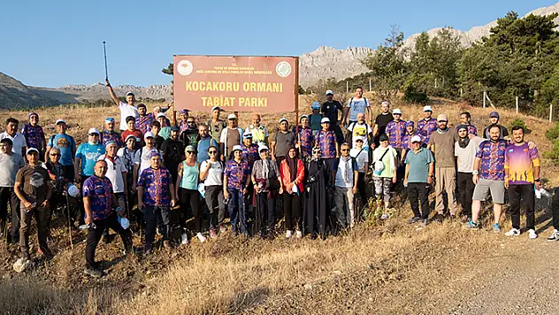 Doğaseverler Kocakoru Tabiat Parkı'nda yürüdü
