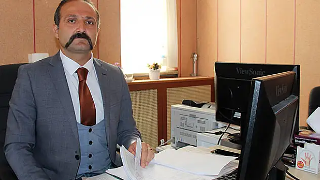 Doğumda kalın bağırsağı yırtılan kadın yıllar sonra sağlığına kavuştu