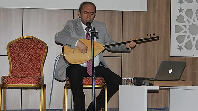 Doktorlara, 'Türkülerde Hekimlik' anlatıldı