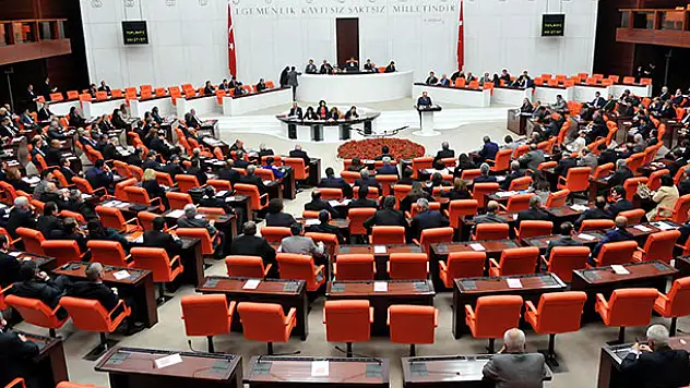 Dokunulmazlık teklifi kabul edildi