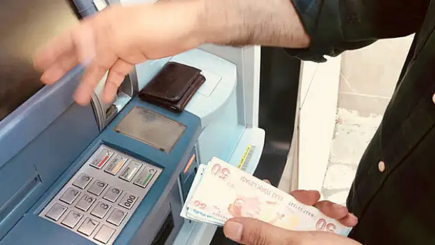 Dolandırıcılar masraf iadesi ve hediye vaadiyle 'yemleme' yapıyor