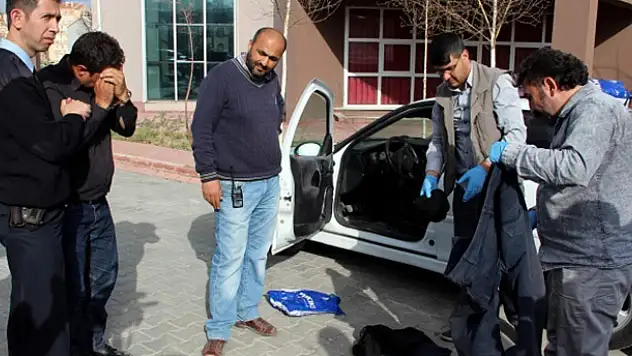 Dolandırıcılar sert kayaya çarptı