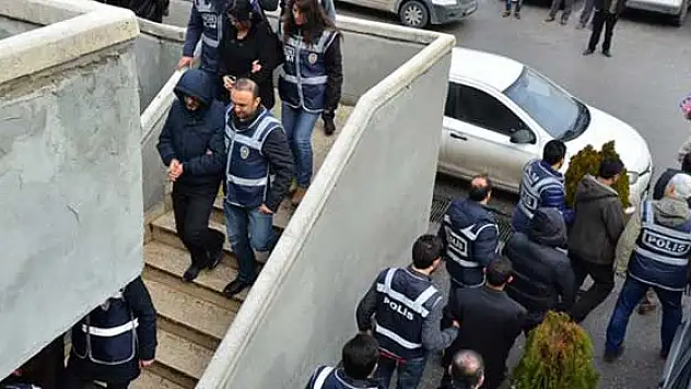 Dolandırıcılık operasyonunda 12 şüpheli gözaltında