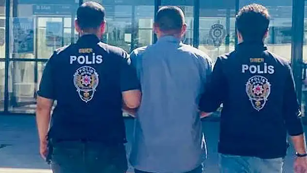Dolandırıcılık suçundan aranan şahsı polis yakaladı