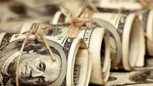 Dolar rekor kırdı! 4 lira üzerinde başladı