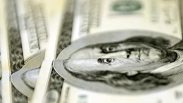 Dolar tarihi rekorunu yeniledi