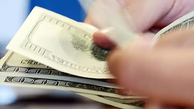 Dolar/TL 5,20'nin altında