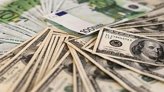 Dolar ve euro sert yükseldi