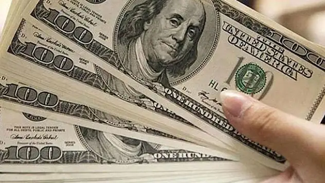 Dolar yeniden 8 lira