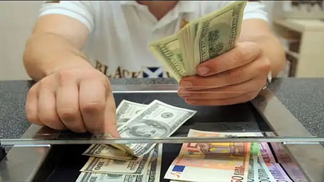 Dolarda çok sert dalgalanma! Piyasalarda son durum nasıl?