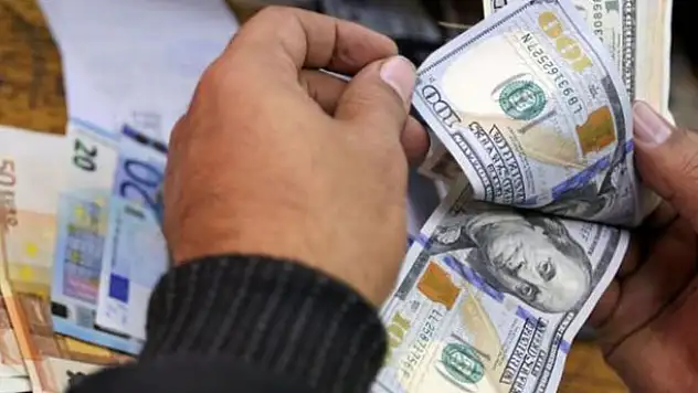 Dolarda düşüş hızlandı! İşte ilk rakamlar...
