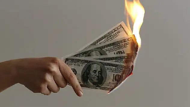 Dolarda sert yükseliş! Kurda sabah saatlerinde 12,80 seviyesi görüldü