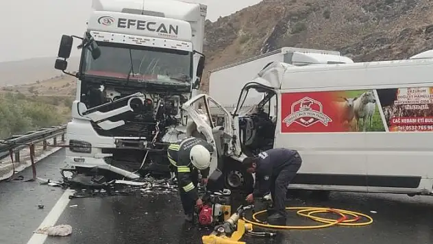 Dolu yağışı kazaya neden oldu: 3 yaralı
