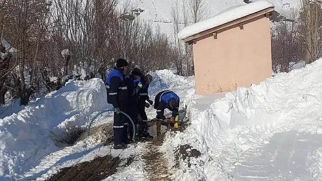 Dondurucu soğukta su arızalarıyla mücadele
