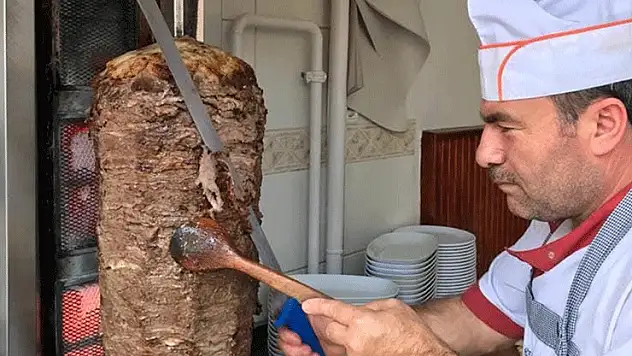 Döner ustası evinde asılı halde bulundu
