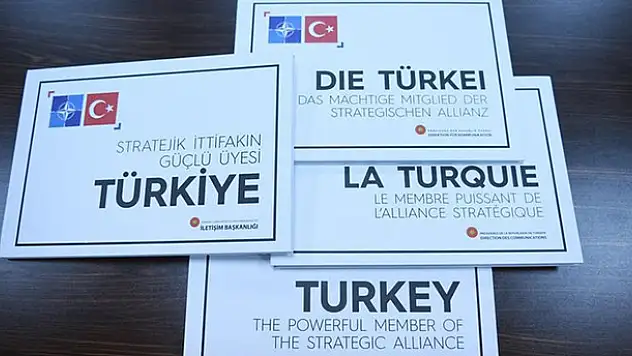 Dörtlü Zirve'ye damga vuran kitap! Başkan Erdoğan takdim etti