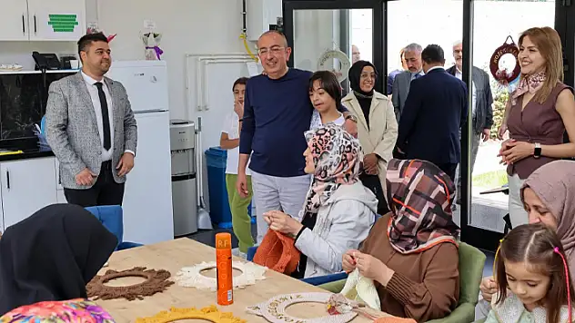DOSD Meram'da çocuklar kadar veliler de 'özel'