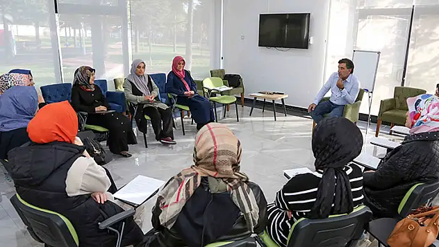 DOSD Meram'dan ailelere psikolojik rehberlik