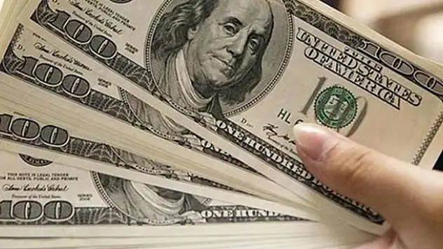 Dövizde sert dalgalanma! Dolar  8.27'yi aştı