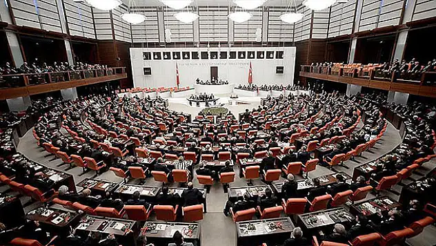 Dövizli askerlik bin Euro'ya düşüyor