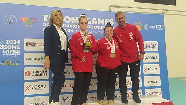 Down sendromlu cimnastikçi Selin Naz Özcan, Antalya'da dünya şampiyonu oldu
