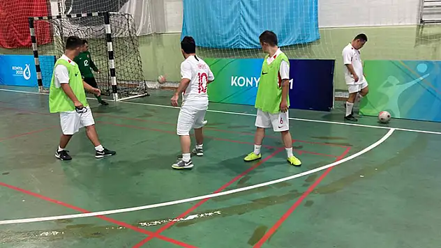 Down Sendromlu Futsal Milli Takımı'nın Konya kampı sürüyor
