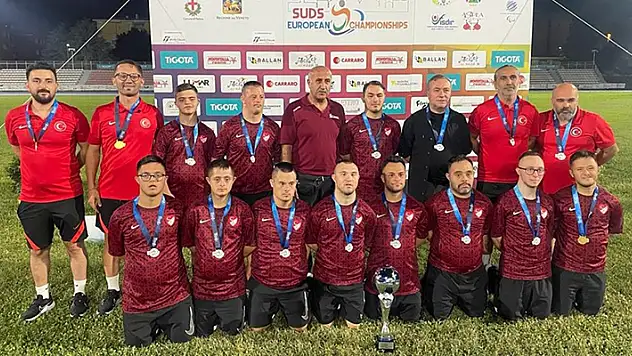 Down Sendromlu Özel Futsal Milli Takımı, üst üste ikinci kez Avrupa'da tarih yazdı
