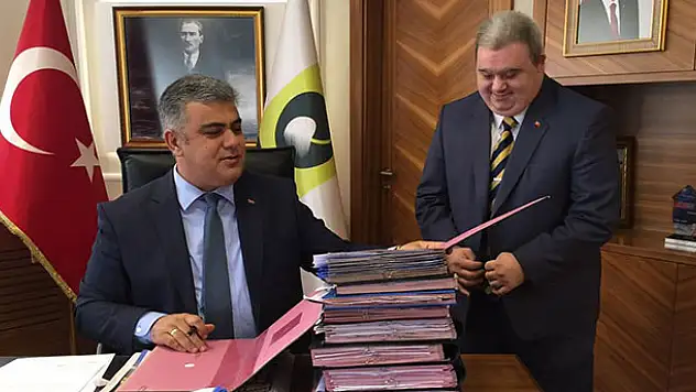 Down Sendromlu Serdar Duman özel kalemde göz dolduruyor