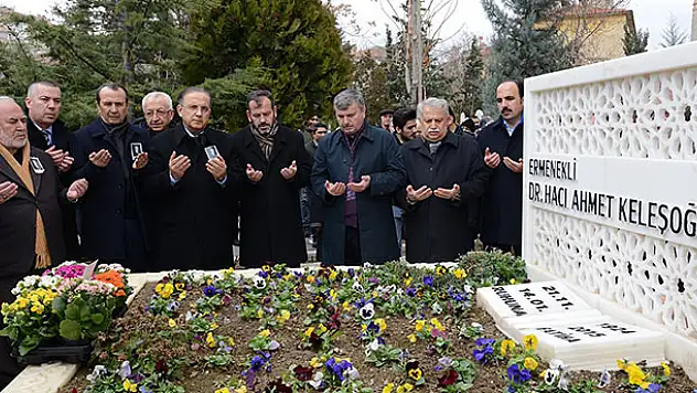 Dr. Ahmet Keleşoğlu mezarı başında anıldı