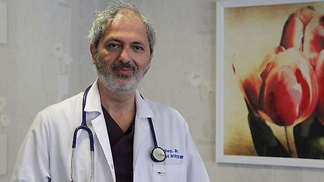 Dr. Öğr. Üyesi Koçer: 'Aşı, virüse karşı en büyük silah'