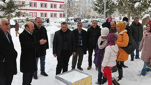 Drama öğrencilerinden sokak hayvanlarına barınak