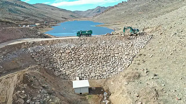 DSİ Konya 4. Bölge Müdürlüğü iş makinaları iş başında