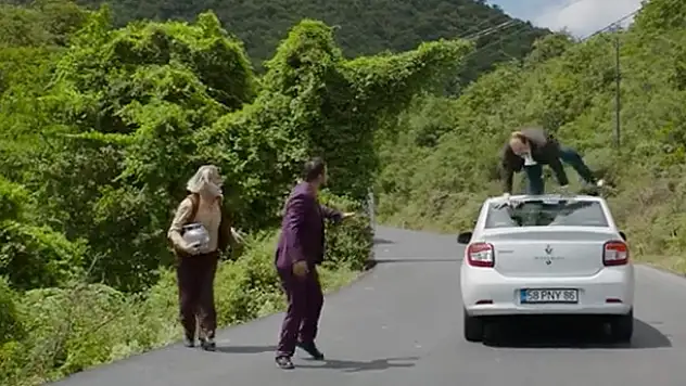 Düğün Dernek 2 Yumurtanın Sarısı Şarkısı - Düğün Dernek Sünnet Filmindeki Şarkı