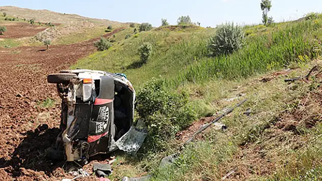 Düğün yolunda kaza: 2'si bebek 16 yaralı