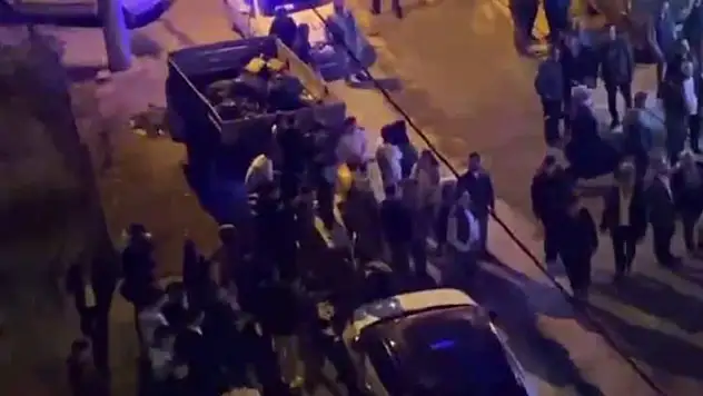 Düğünde çıkan kavga sokağa taştı, ortalık savaş alanına döndü
