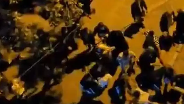 Düğünde iki aile arasında kavga çıktı, sokak savaş alnına döndü