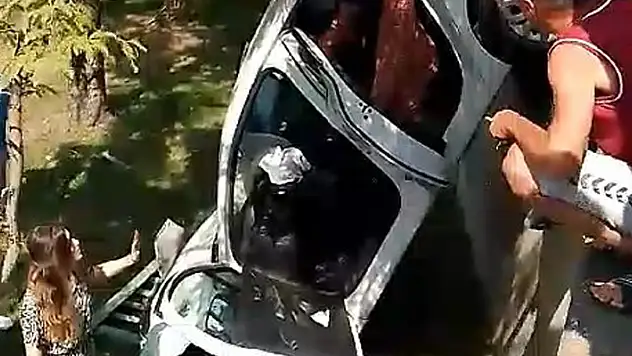 Düğüne giden aile ölümden döndü! Araçları şarampole uçtu: 3 yaralı
