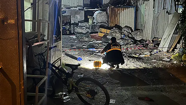 Dükkanları taradılar arkadaşlarıyla çay içen Ahmet öldü
