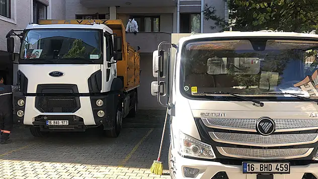 
Dumlupınar Mahallesi'ndeki 'çöp ev' temizlendi