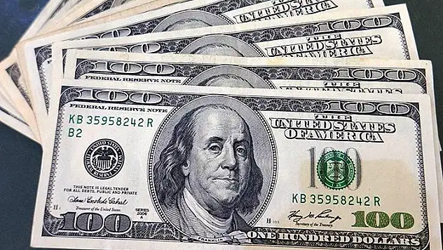 Dün gece 8.80'i görerek rekor kıran dolar/TL yeni güne 8.63'ten başladı