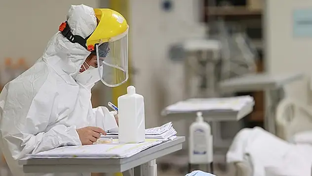 Dünya'da koronavirüsten hayatını kaybedenlerin sayısı 2 milyon 434 bini geçti