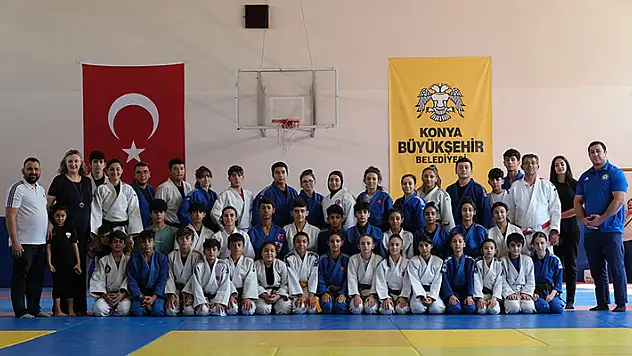 Dünya Judo Federasyonu Organizasyon Kurulu Başkanı'ndan Büyükşehir Belediyespor'a ziyaret
